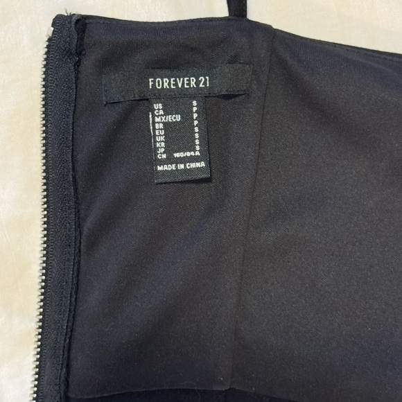 Forever 21 Mirror Sequin Crop Top in Size Small | New - Picture 5 of 6